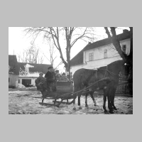 104-0126 Ripkeim - Eine Schlittenfahrt der Familie Max Doehn mit Kutscher Claws im Jahr 1928.jpg